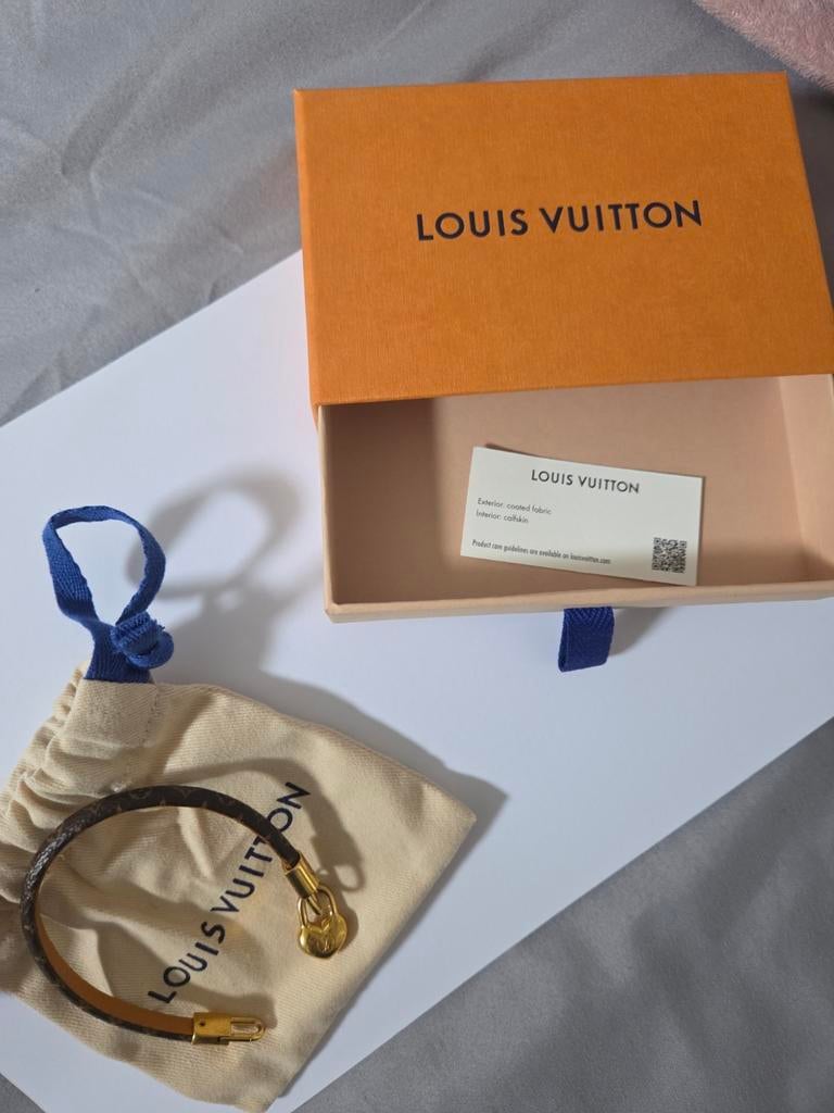 Louis Vuitton armband met slotje - Zo goed als nieuw, Ophalen, Leer, Zo goed als nieuw, Met bedels of kralen
