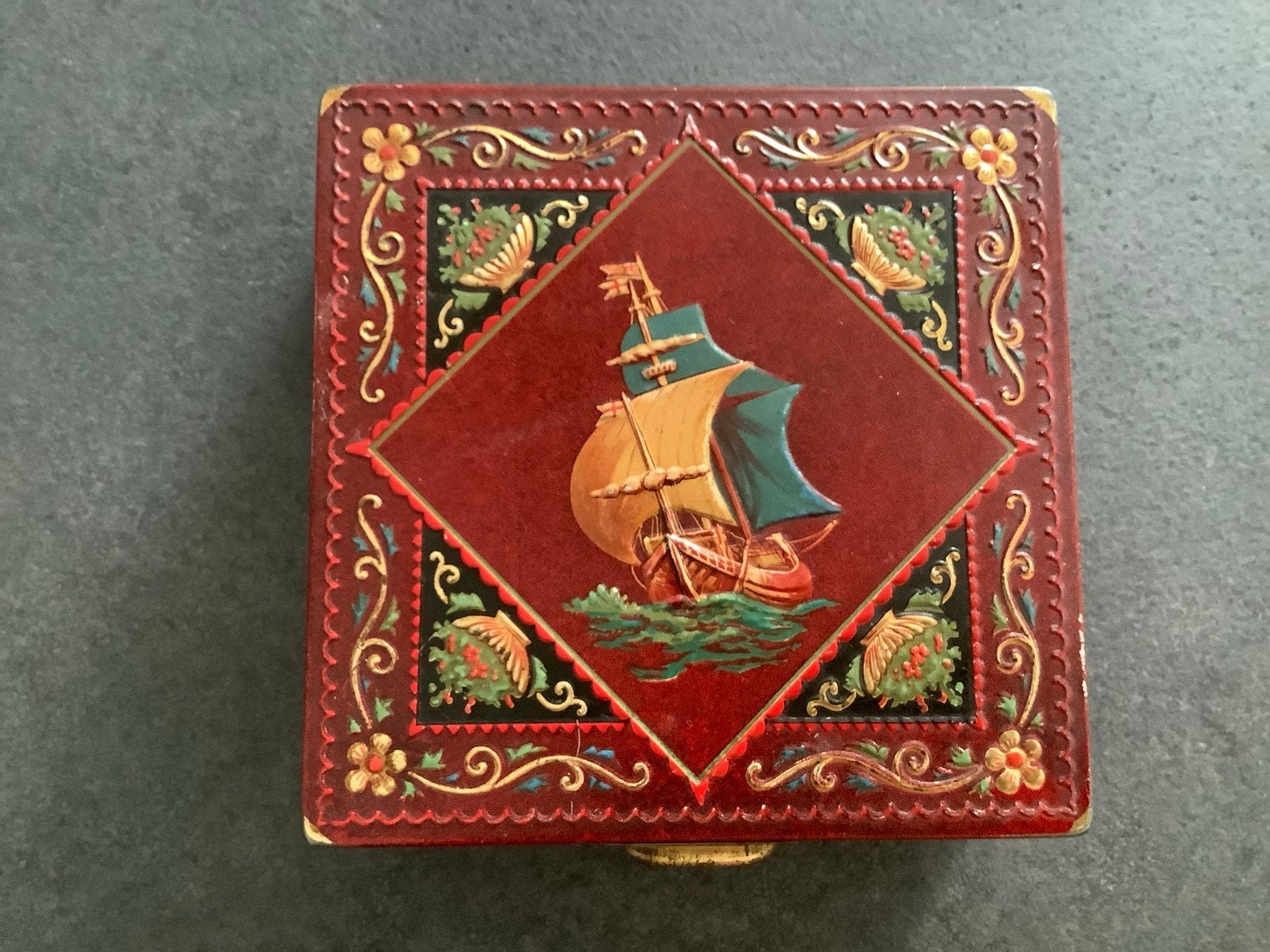 Vintage blikken doos met scheepsmotief en bloemen, Ophalen of Verzenden