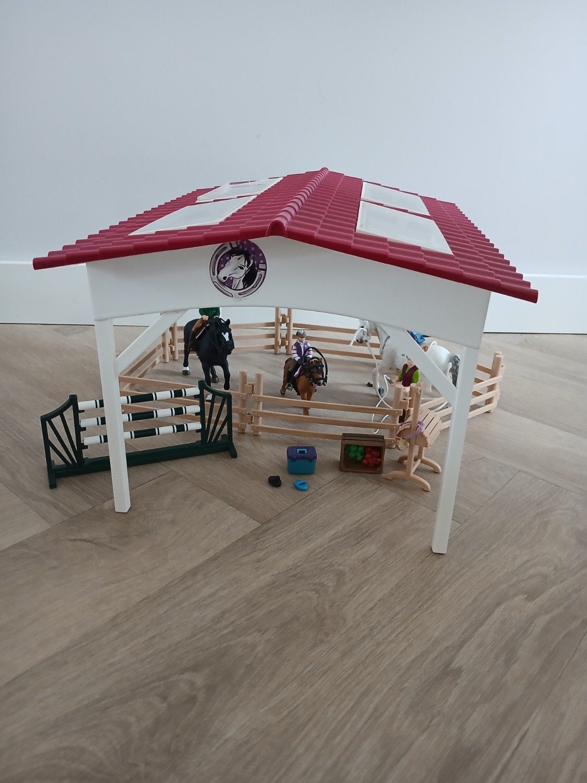 Schleich paardenstal met paarden en ruiters, Ophalen of Verzenden, Zo goed als nieuw