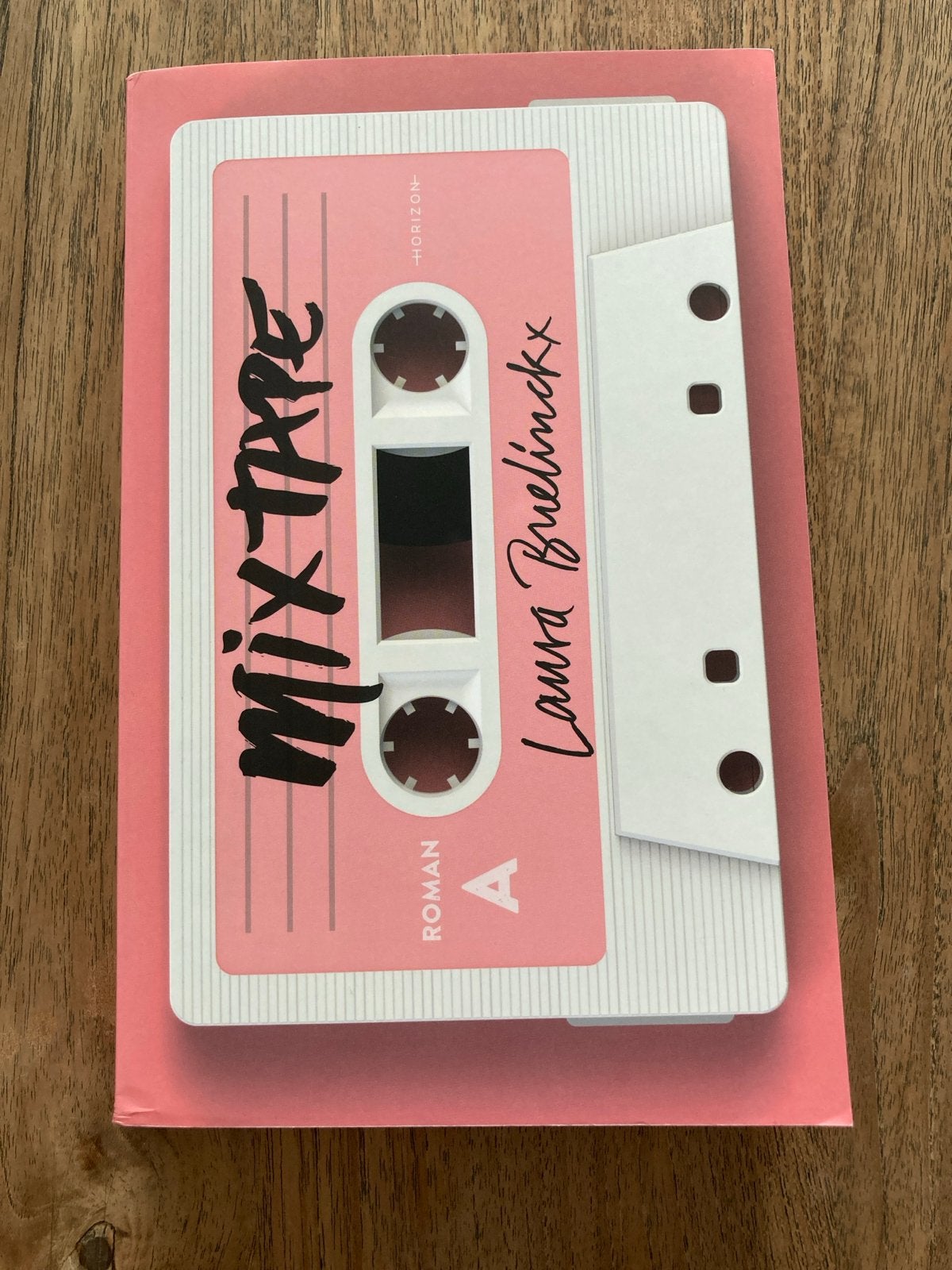 Mixtape - Laura Belinckx (Roman), Ophalen of Verzenden, Zo goed als nieuw, Nederland