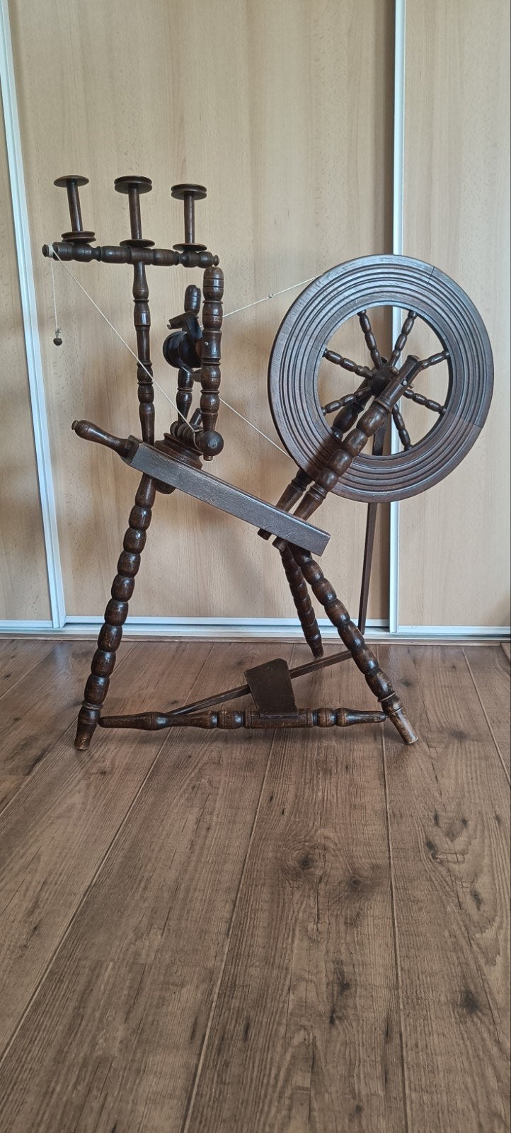 Spinnewiel, in mooie staat, Ophalen, Zo goed als nieuw, Spinnewiel