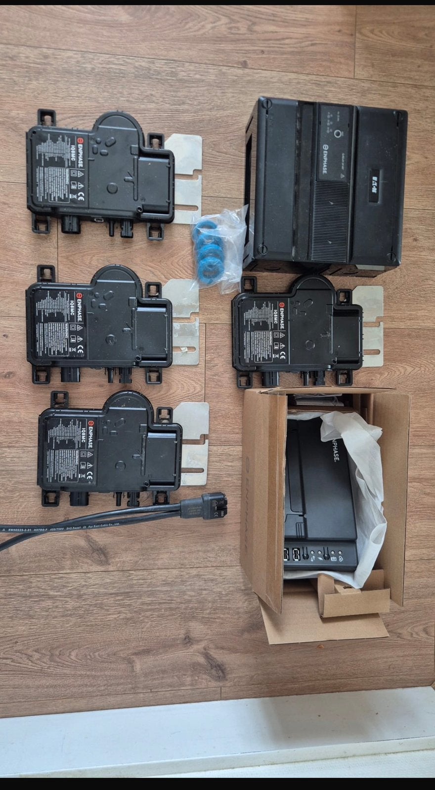 Enphase iq8mc + envoy + relay + q kabels, Ophalen of Verzenden, Zo goed als nieuw
