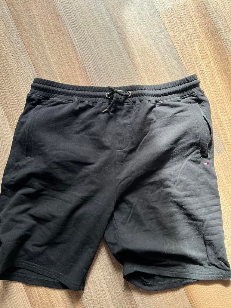 Tommy Hilfinger korte broek., Kleding | Heren, Ophalen of Verzenden, Zo goed als nieuw, Overige maten, Zwart