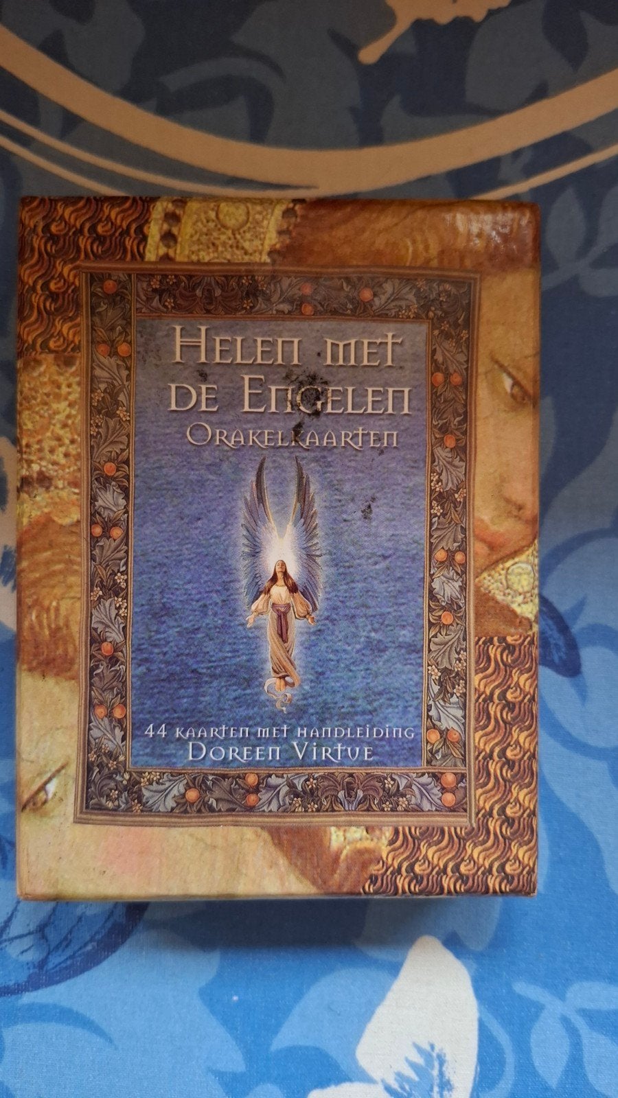 Doreen Virtue - Helen met engelen- orakelkaartenset, Tarot of Kaarten leggen, Overige typen, Ophalen of Verzenden, Zo goed als nieuw