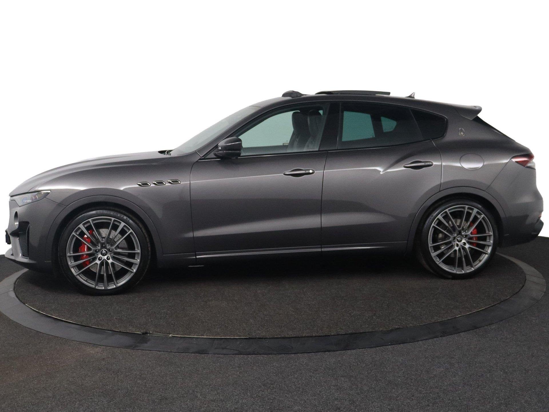 Maserati Levante 3.8 V8 GTS |1e eigenaar|Pano|Trekhaak|DOH, Auto's, Automaat, Gebruikt, 2145 kg, Leder