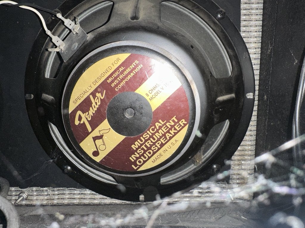 Foto 8 van Fender HotRod Deville 4x10" gitaarversterker