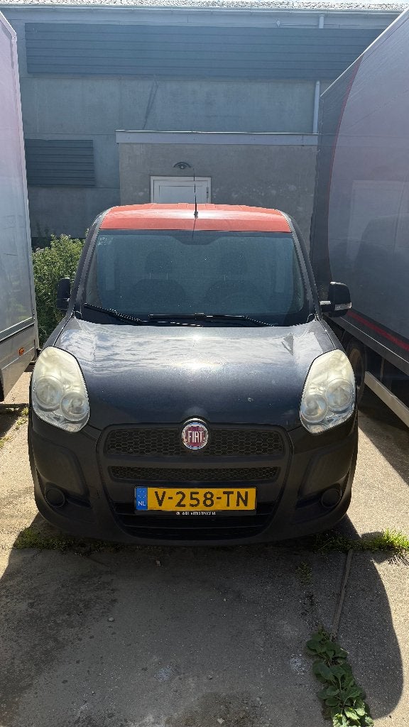 nette Fiat Doblo Cargo (verlengde uitvoering), Voorwielaandrijving, Euro 5, Airbags, Zwart