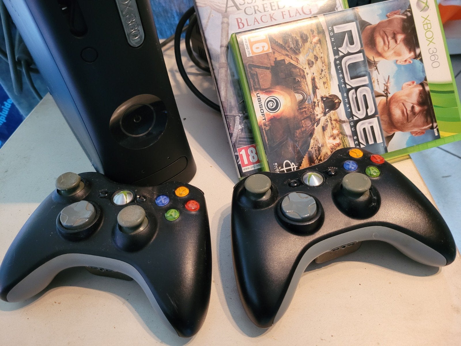 xbox 360 + 2 spellen, Spelcomputers en Games, Spelcomputers | Xbox 360, Met 2 controllers, Ophalen of Verzenden, 250 GB, Gebruikt