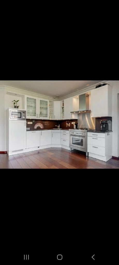Mooie hoekkeuken, Huis en Inrichting, Keuken | Complete keukens, Ophalen of Verzenden, Gebruikt, Graniet of Steen, Hoekkeuken
