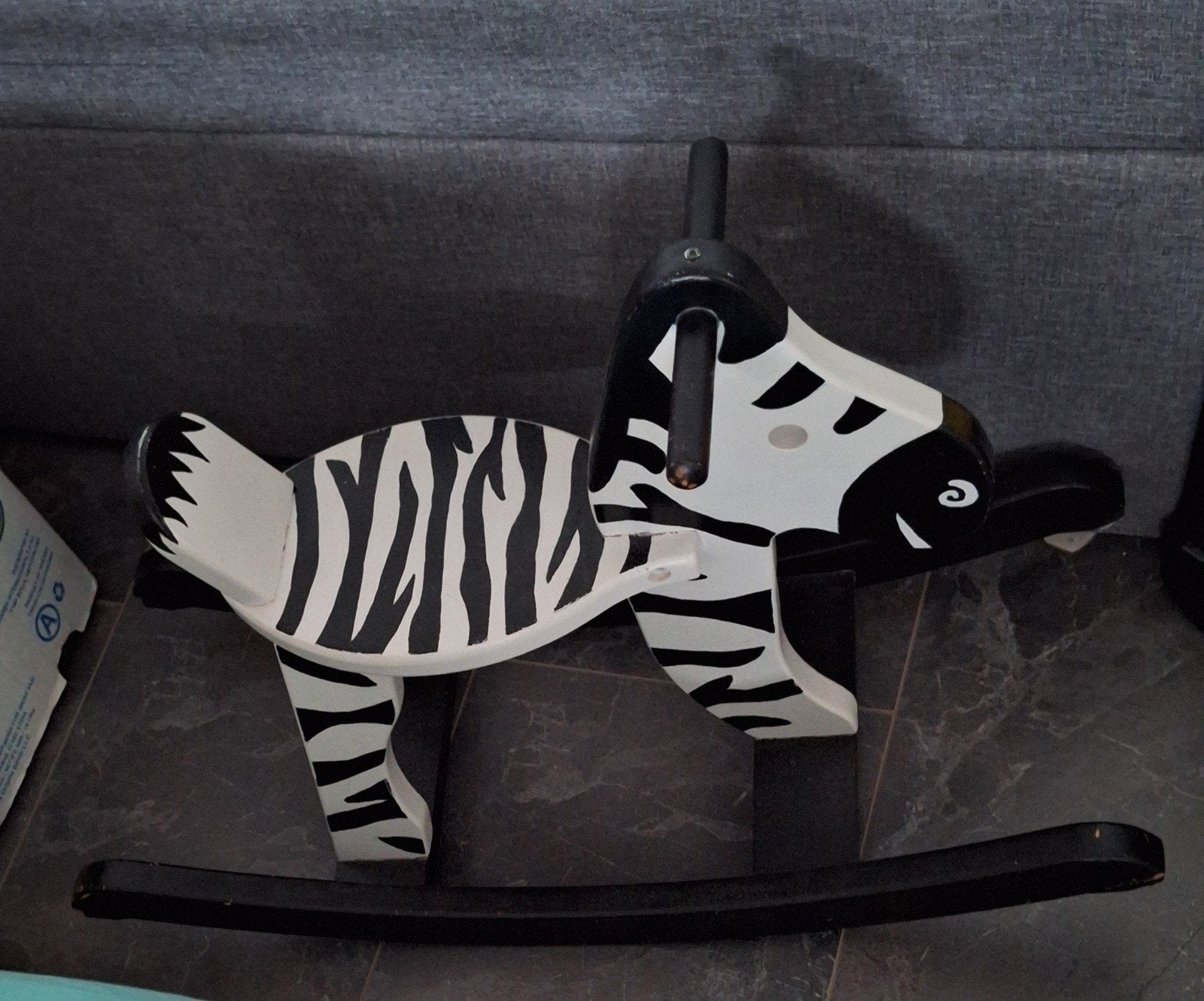 Zebra hobbel paard. Mag weg voor een kleine prijsje., Ophalen