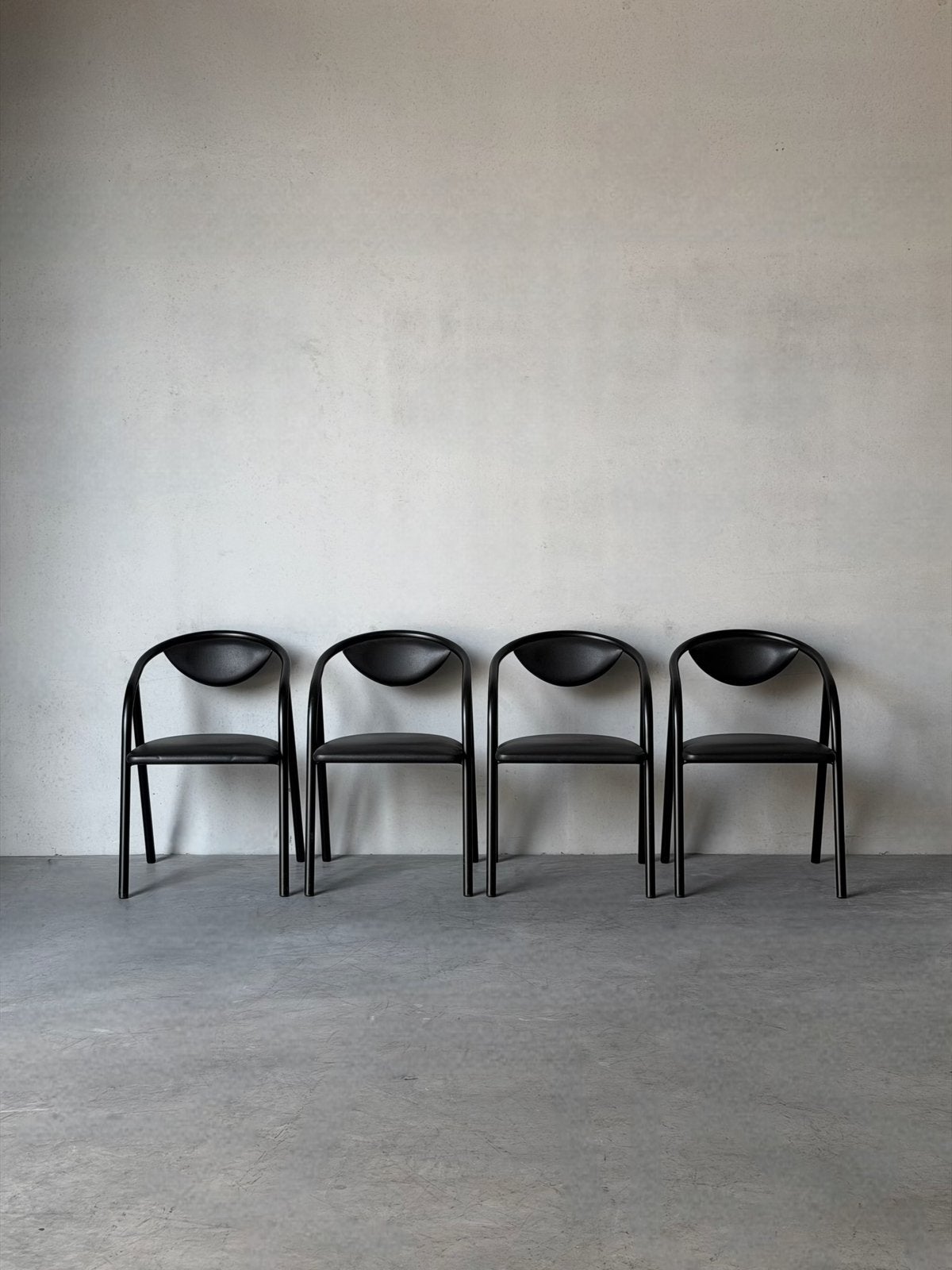 Set van 4 vintage buisframe eetkamerstoelen, Ophalen, Zo goed als nieuw, Zwart, Vier