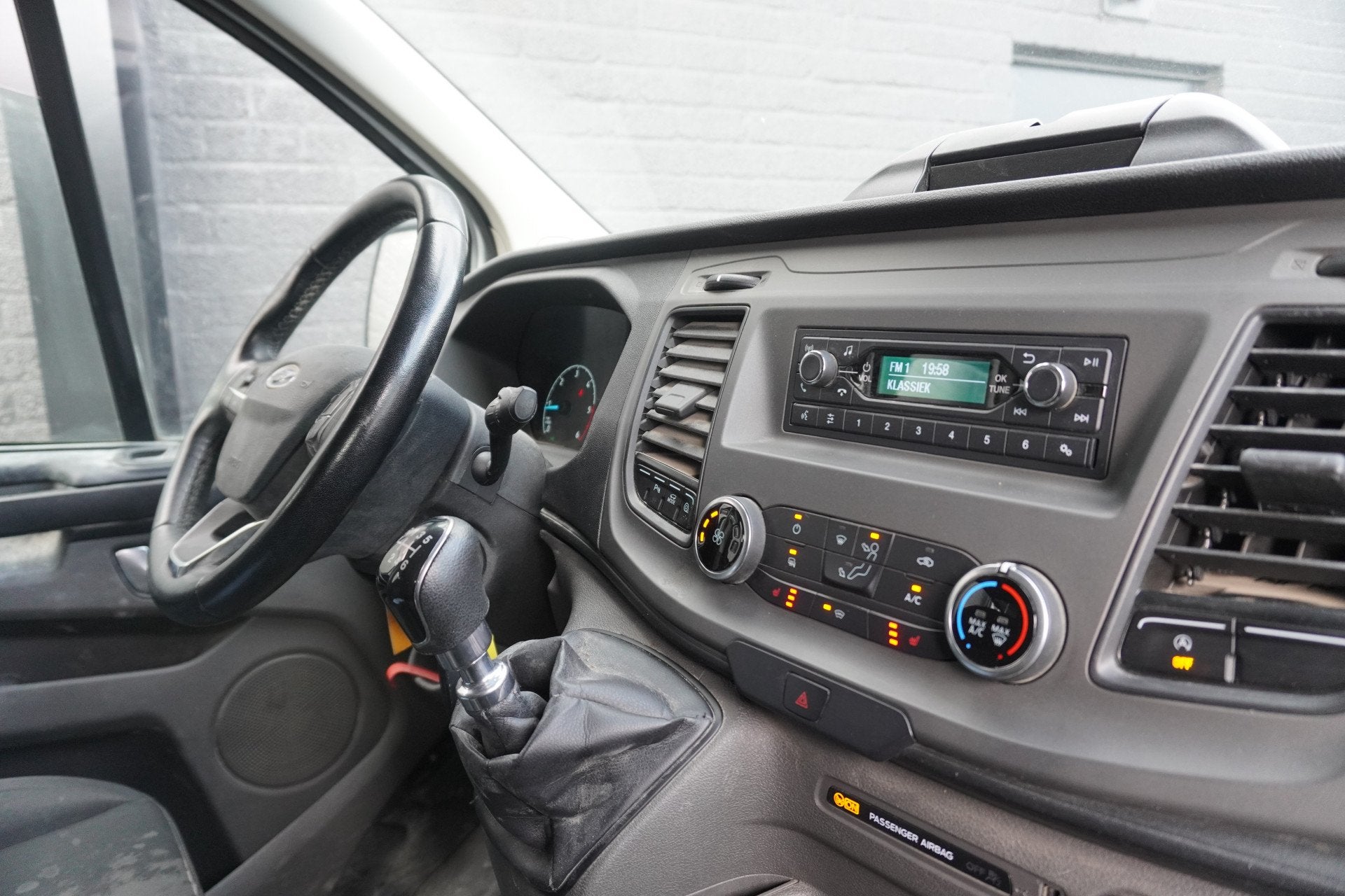 Ford Transit Custom 2.0 TDCI Dubbel Cabine L2H2 EURO 6 - Air, Voorwielaandrijving, 4 cilinders, 2800 kg, Wit