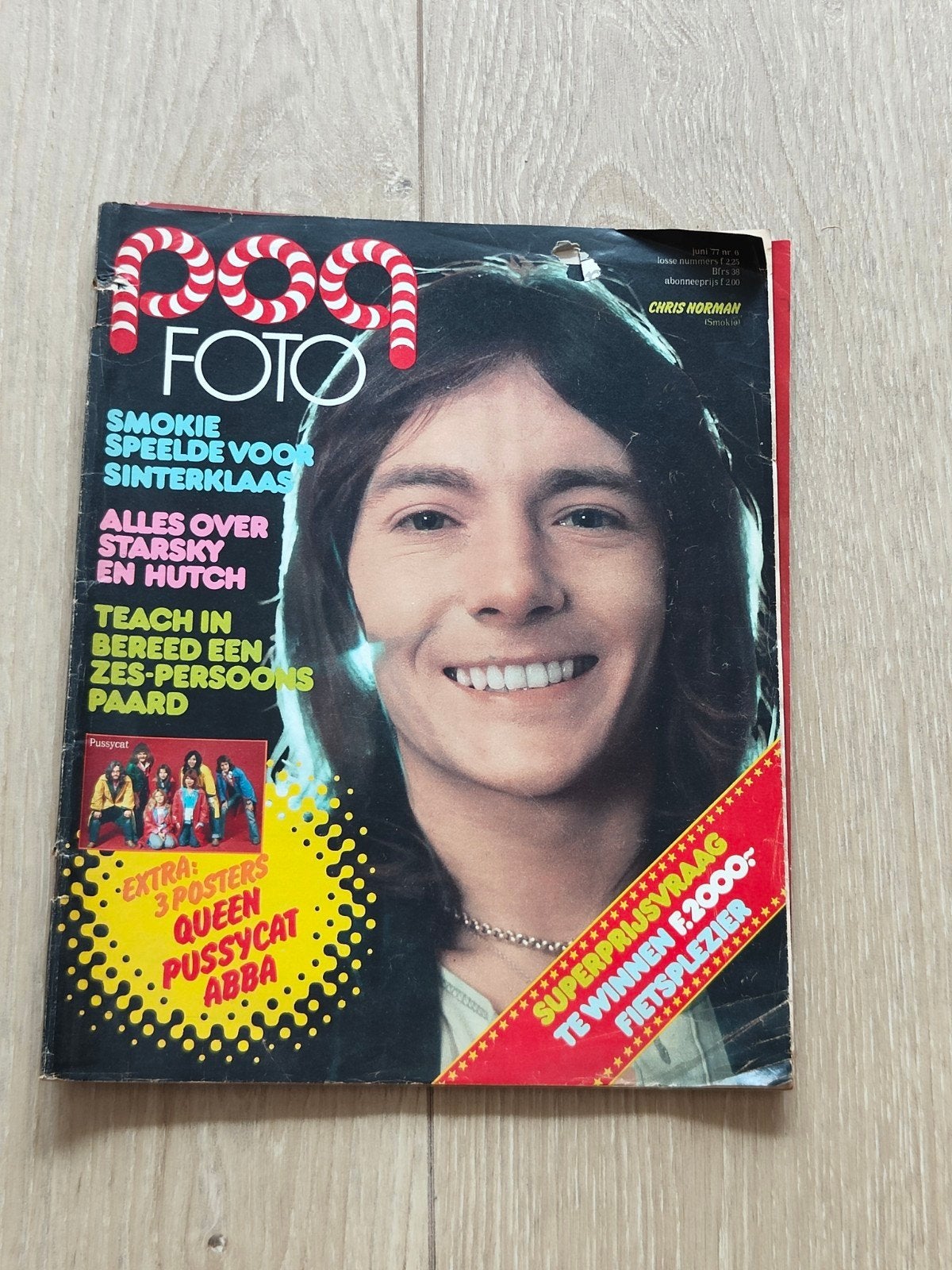 Popfoto juni 1977. Super poster Queen/Pussycat., Ophalen of Verzenden, 1960 tot 1980, Nederland, Tijdschrift