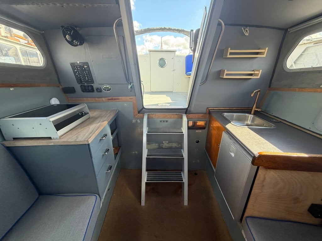 Foto 18 van Willard Marine Tender 35ft Mk7 - EPOXY - NEW engine