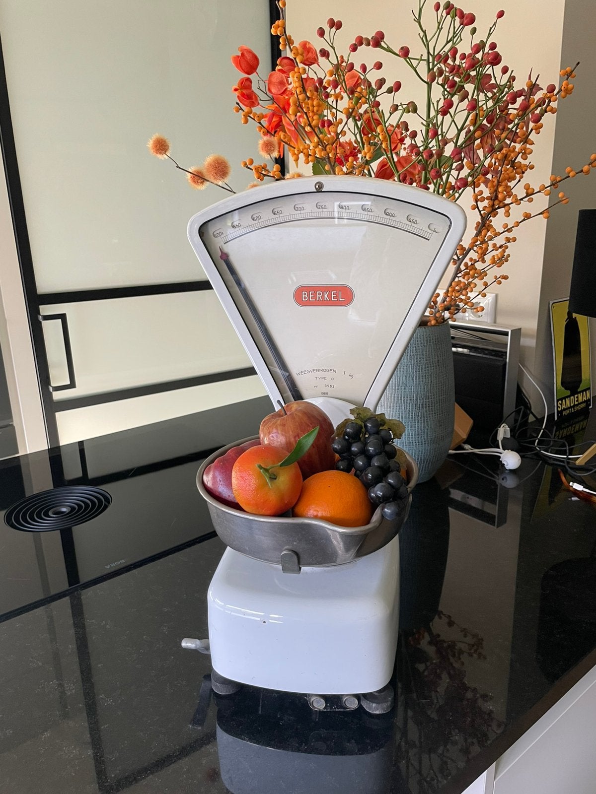 Berkel weegschaal wit e-mail weegvermogen max 1 kg. bj 1960, Witgoed en Apparatuur, Ophalen, Zo goed als nieuw, 1 tot 500 gram