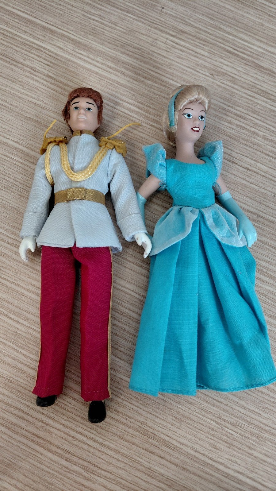 Disney poppen Assepoester en prins, Ophalen of Verzenden, Zo goed als nieuw