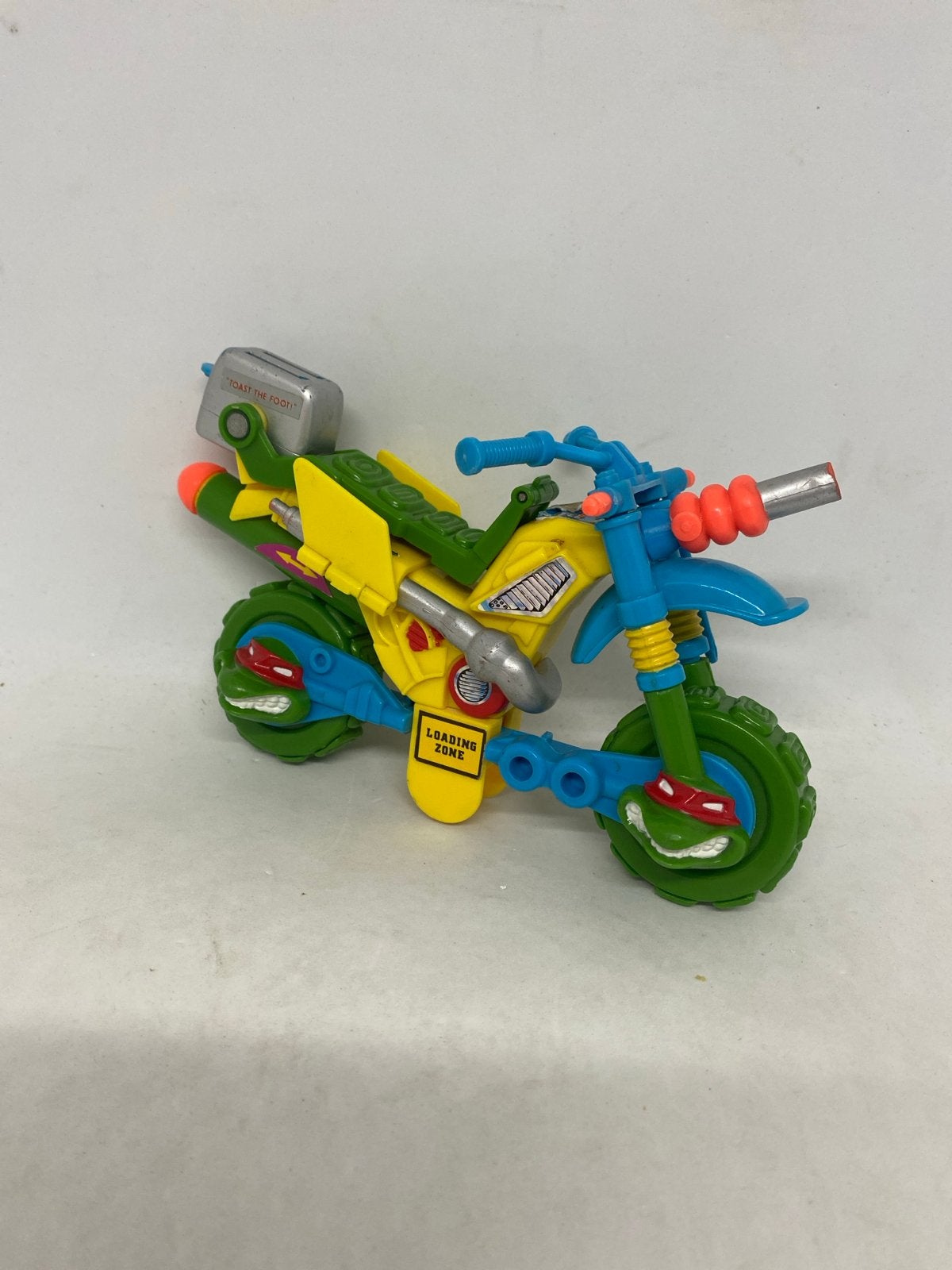Vintage 1992 TMNT Muta-Bike Speelgoedvoertuig, 28 Union Street, Dover, NH 03820, USA (later associated with Northampton, Massachusetts)