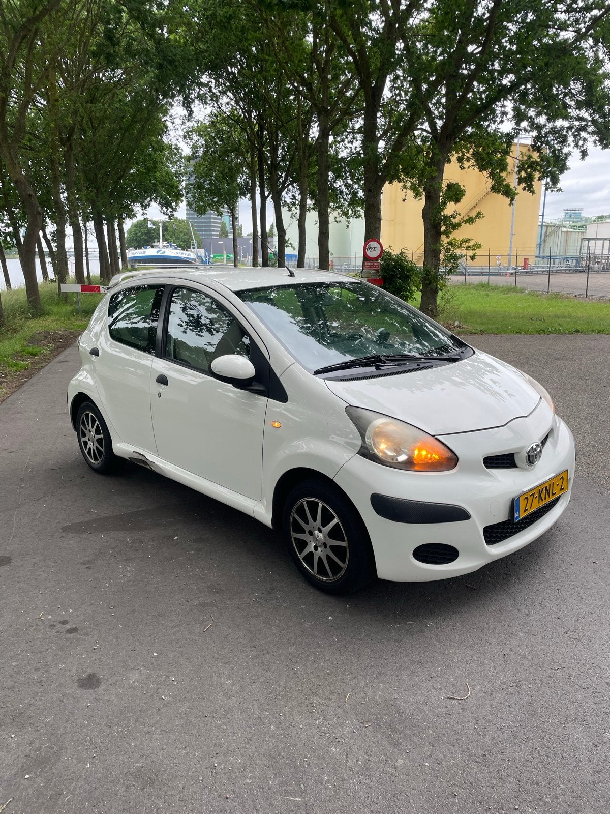 Toyota Aygo 1.0 12V Vvt-i 5DRS 2010 Wit, Voorwielaandrijving, Stof, 4 stoelen, Origineel Nederlands