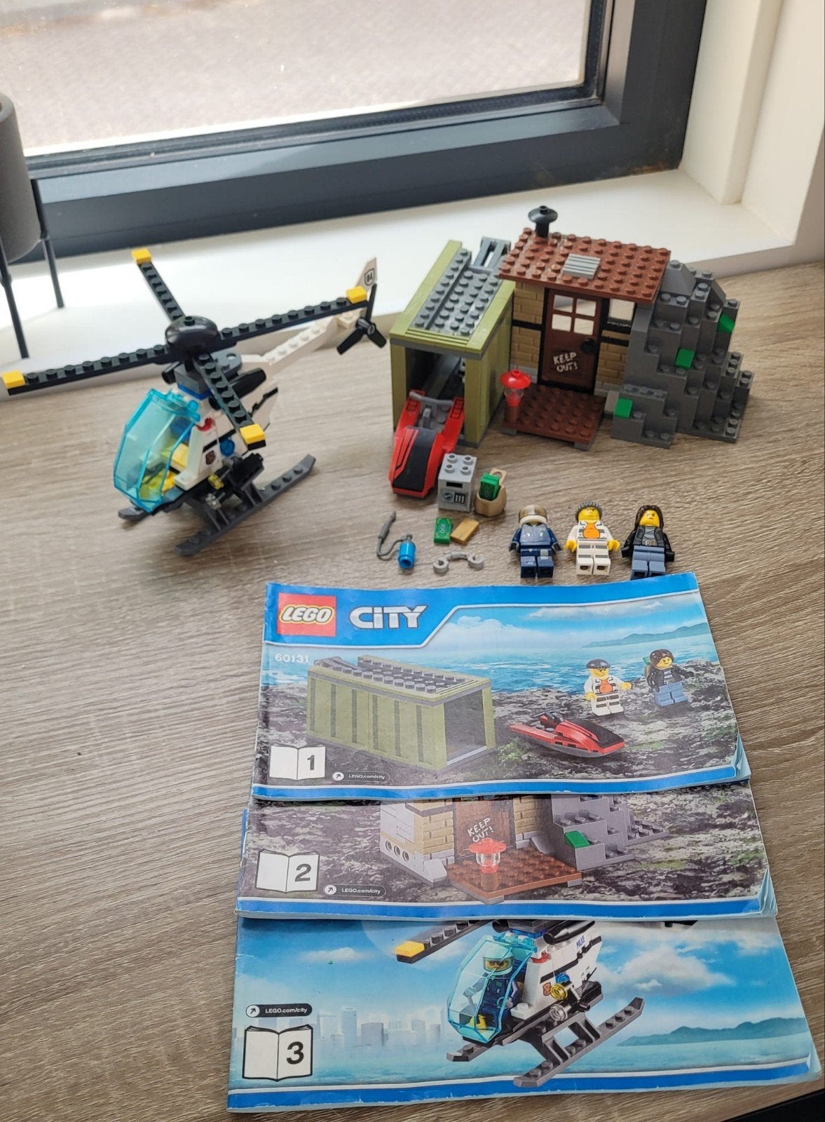 Lego City 60131 Criminelen Eiland - Compleet (opm. stickers), Ophalen of Verzenden