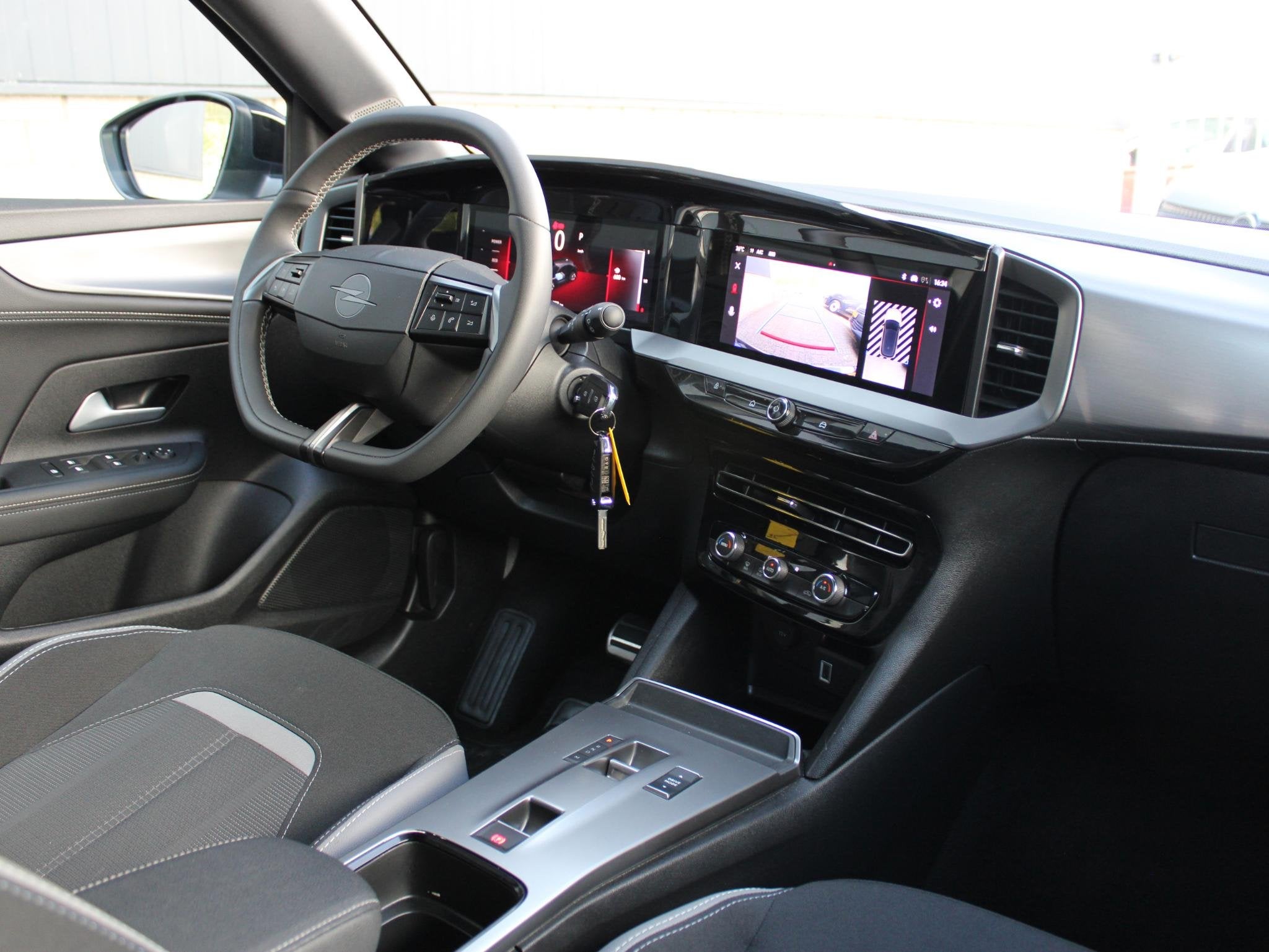 Opel Mokka 1.2 Turbo Hybrid GS Automaat | Camera/Climate/Car, Gebruikt, 1199 cc, Wit, Hybride Elektrisch/Benzine