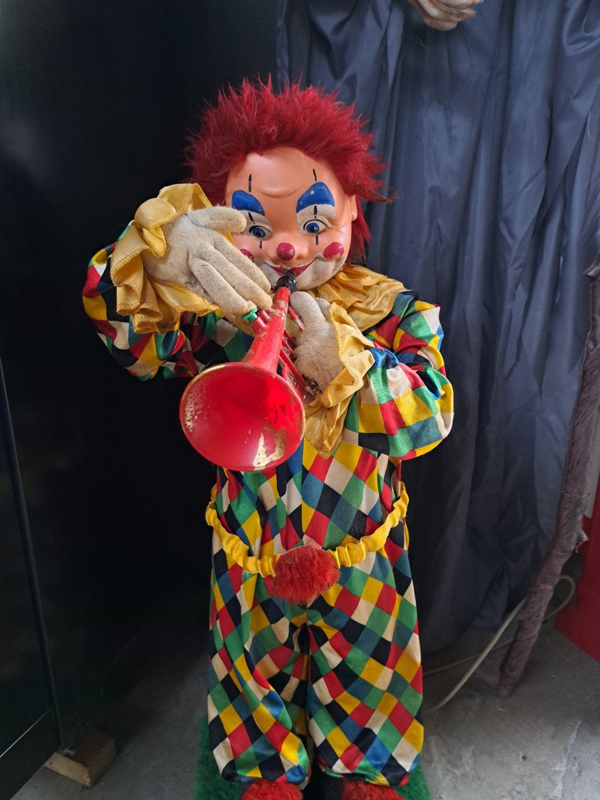 animatroic clown, Ophalen