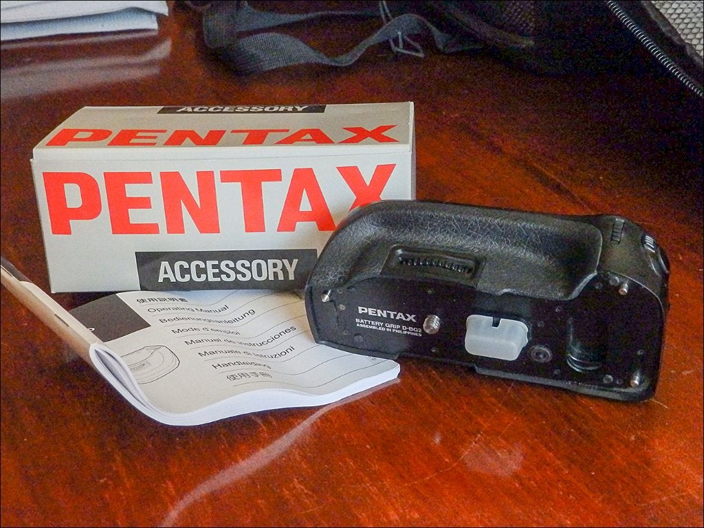 Pentax battery-grip D-BG2  met doos - voor K20D en K10D, Ophalen, Gebruikt, Pentax, Geen optische zoom