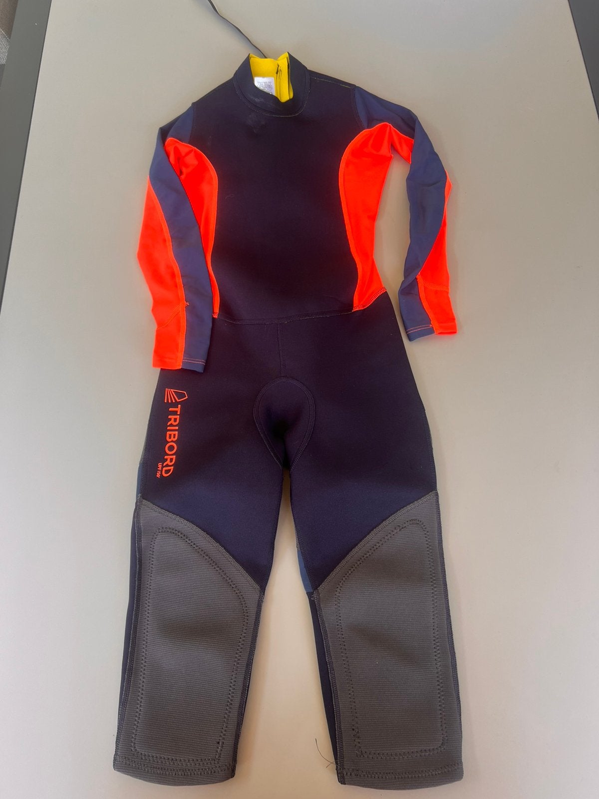 Uv-werend wetsuit kind 1 mm blauw oranje Tribord als nieuw, Wetsuit, Kind, Ophalen of Verzenden, Zo goed als nieuw