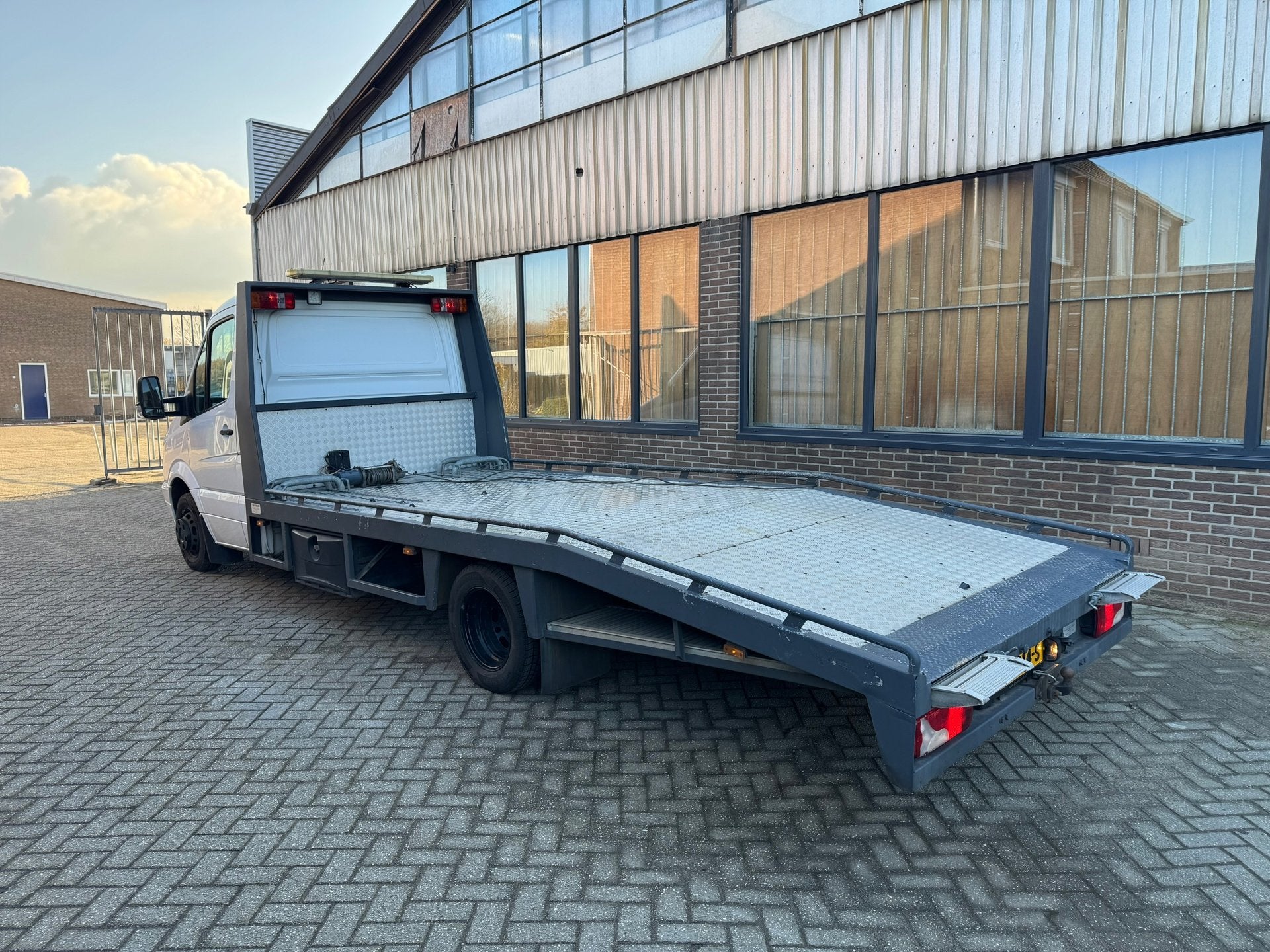 Mercedes-Benz Sprinter 318 3.0 CDI 432 Oprijwagen // klein r, Achterwielaandrijving, Gebruikt, Zwart, 186 pk