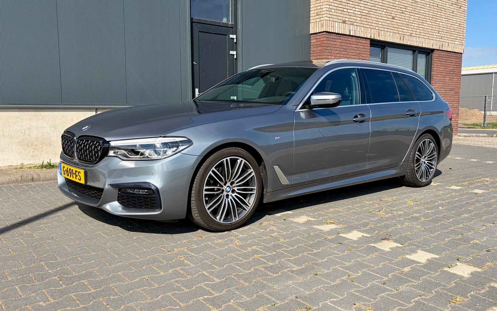 BMW 520i M Sport | Full Options | Origineel Nederlands, Auto's, 1998 cc, Achterwielaandrijving, 1610 kg, Zwart