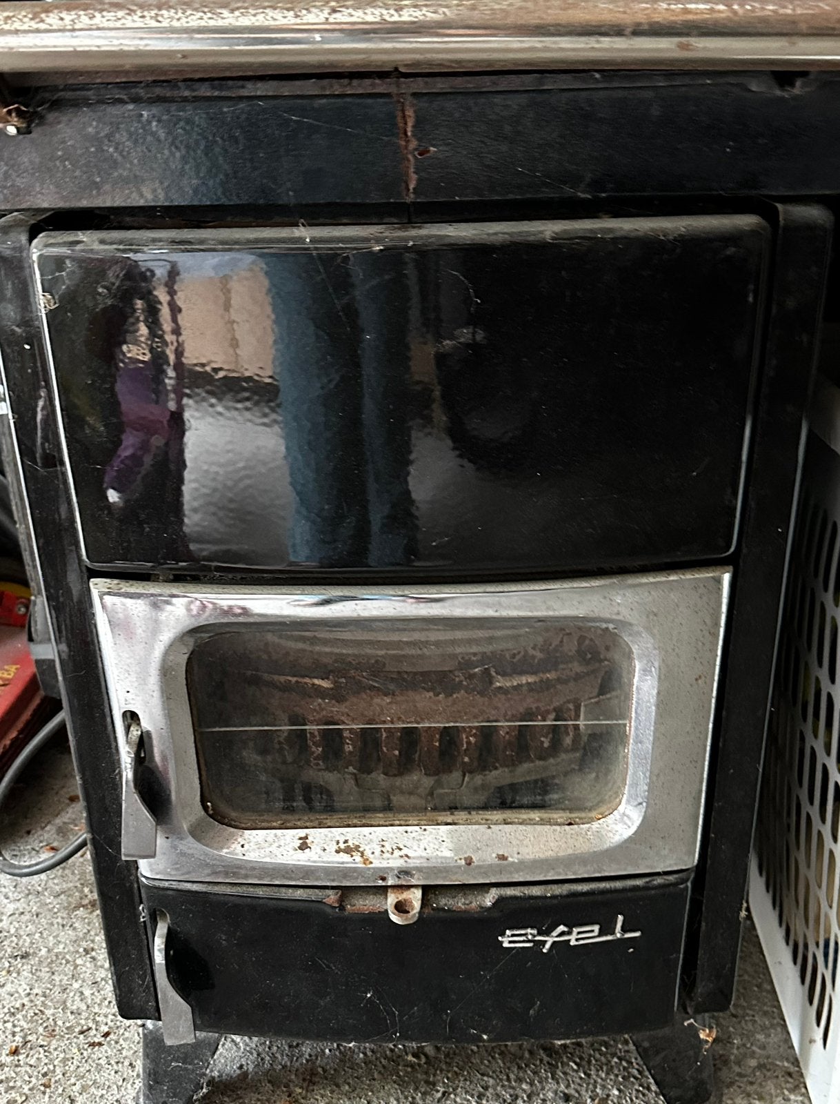 Vintage Efel Gietijzeren Kachel Zwart Emaille & Chroom, Gebruikt, Houtkachel, Ophalen of Verzenden, Vrijstaand