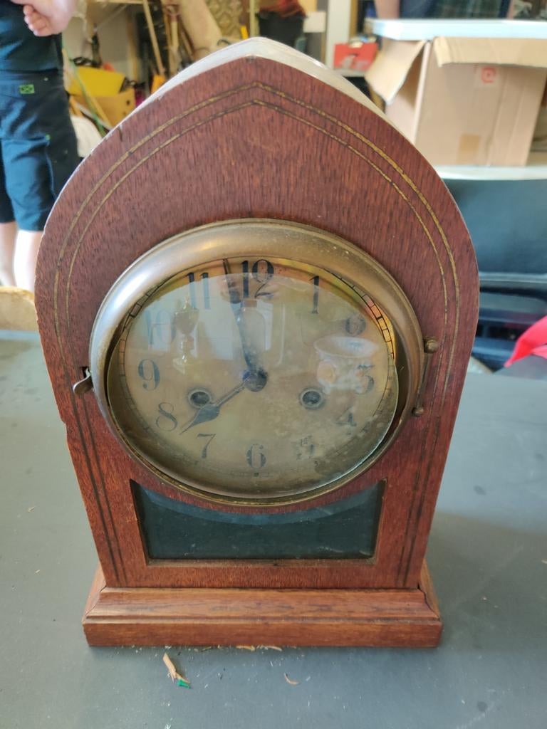 Antieke houten tafelklok met slinger, Ophalen of Verzenden