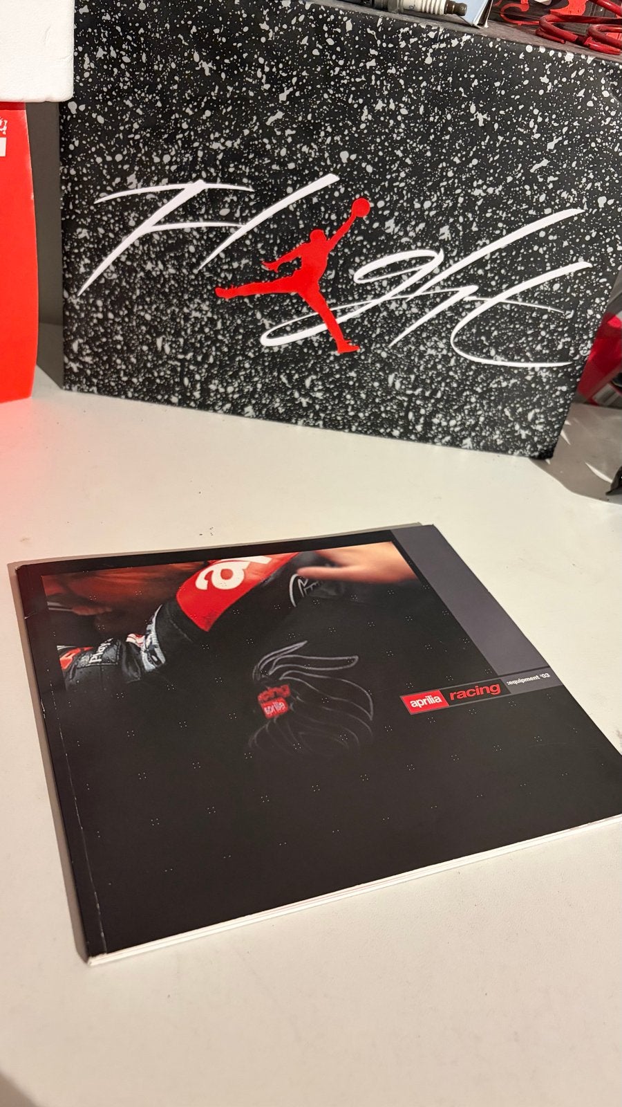 Aprilia Racing Catalogus - Origineel en Zeldzaam, Ophalen of Verzenden, Zo goed als nieuw, Catalogus