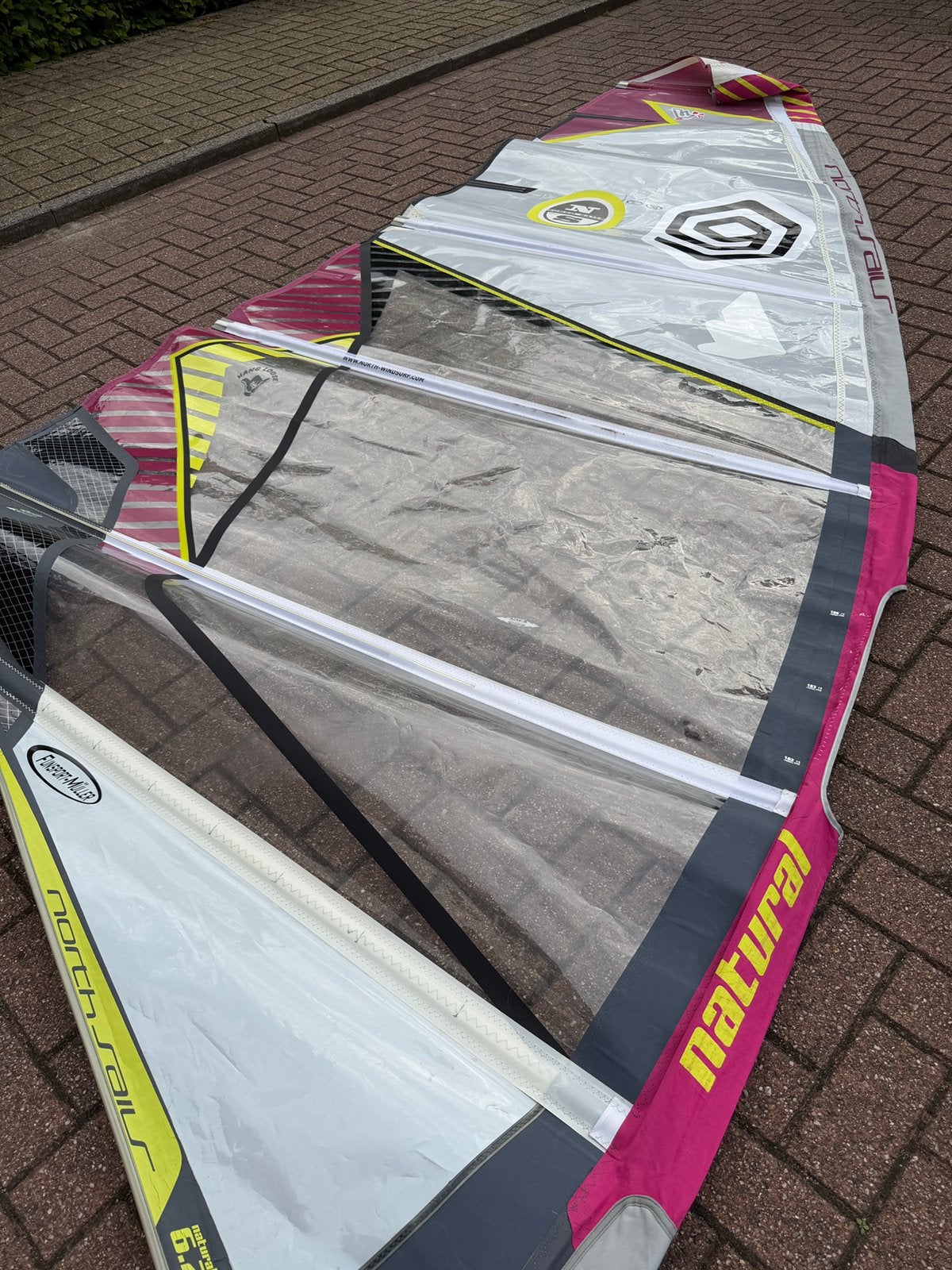North Sails Natural 6.2m² windsurfzeil met kleine beschadigi, Watersport en Boten, Windsurfen, Ophalen, Gebruikt, 6.5 m² tot 8 m²