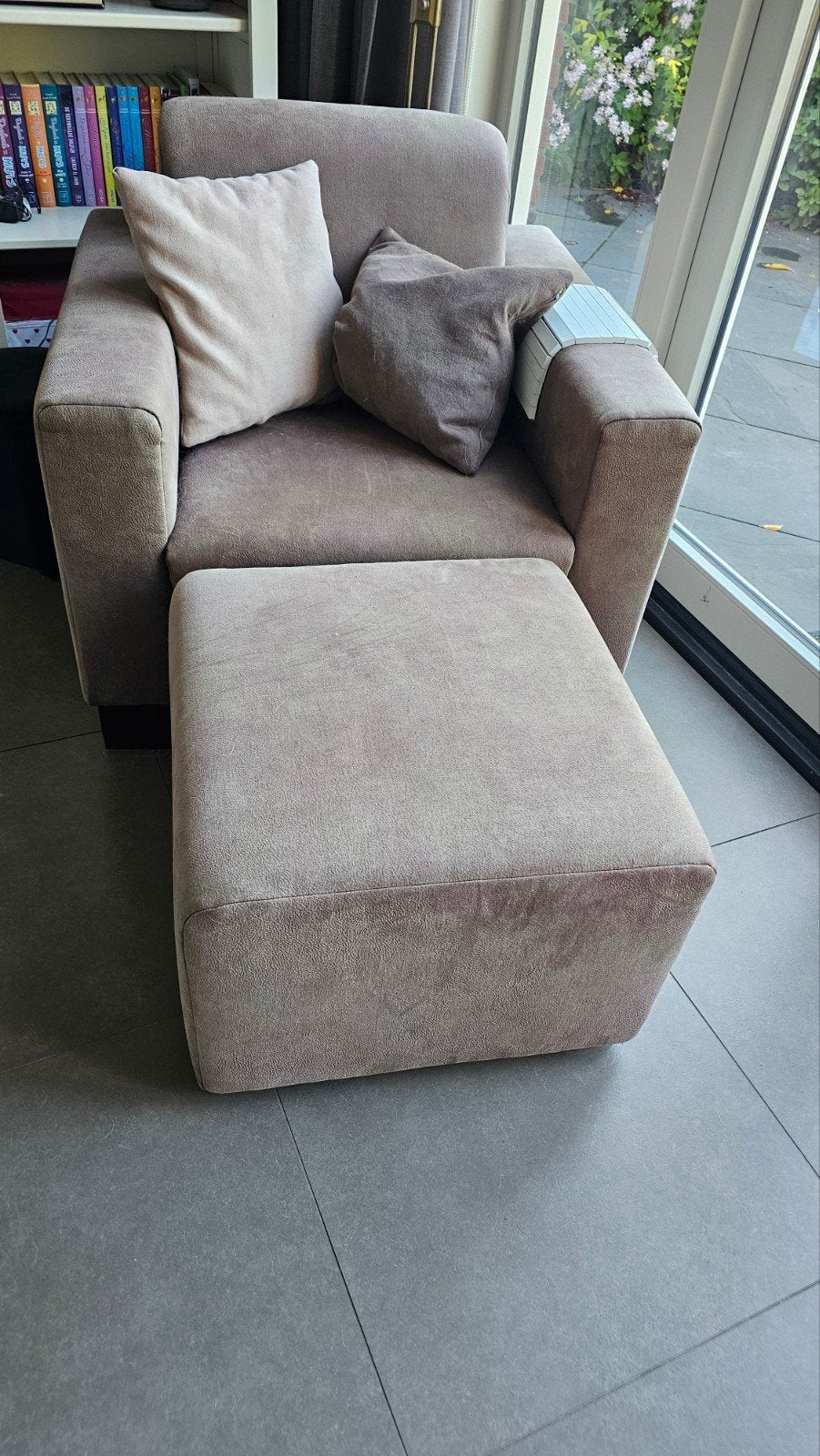 gratii afhalen -Comfortabele fauteuil met voetenbank, Ophalen, Modern, Comfortabel, Gebruikt, 75 tot 100 cm