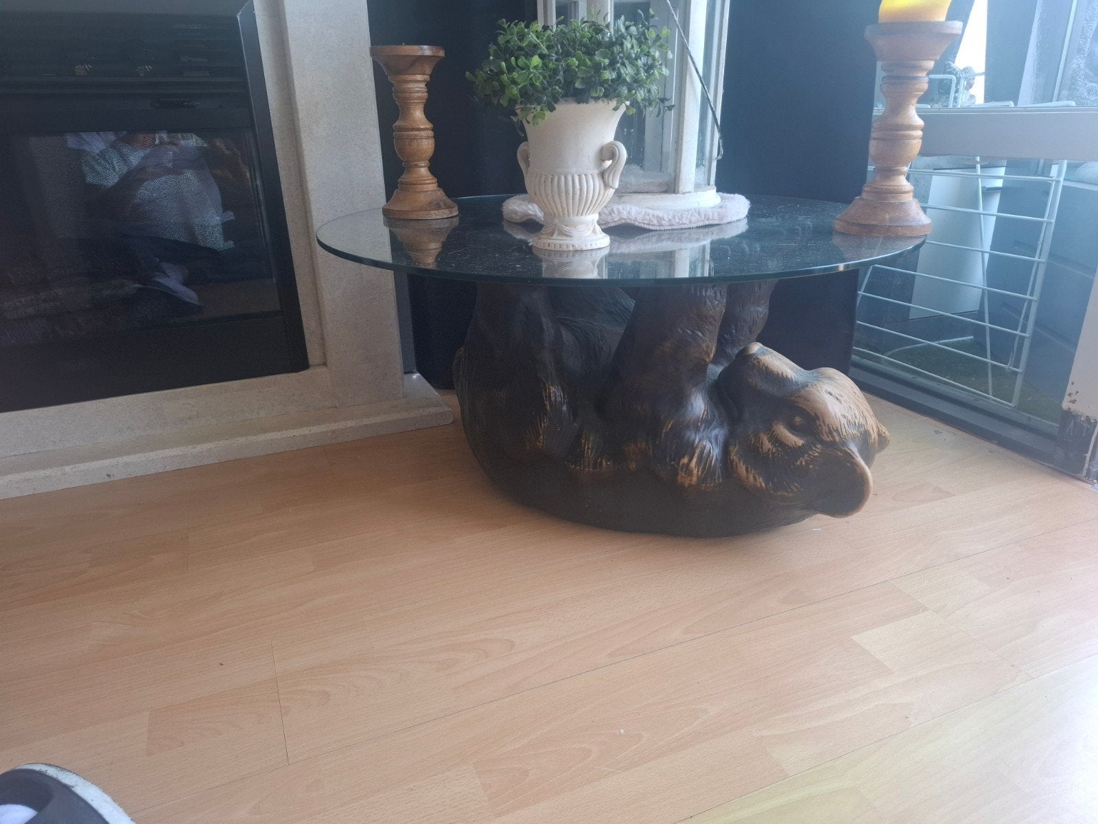 Unieke salontafel met glazen blad en berenvoet, Huis en Inrichting, Tafels | Salontafels, Gebruikt, 50 tot 100 cm, Rond, 5 – 50