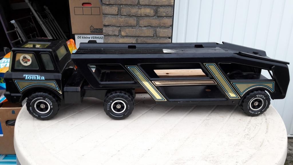 Vintage Tonka oprijwagen met twee auto's, Kinderen en Baby's, Speelgoed | Speelgoedvoertuigen, Gebruikt, Ophalen of Verzenden