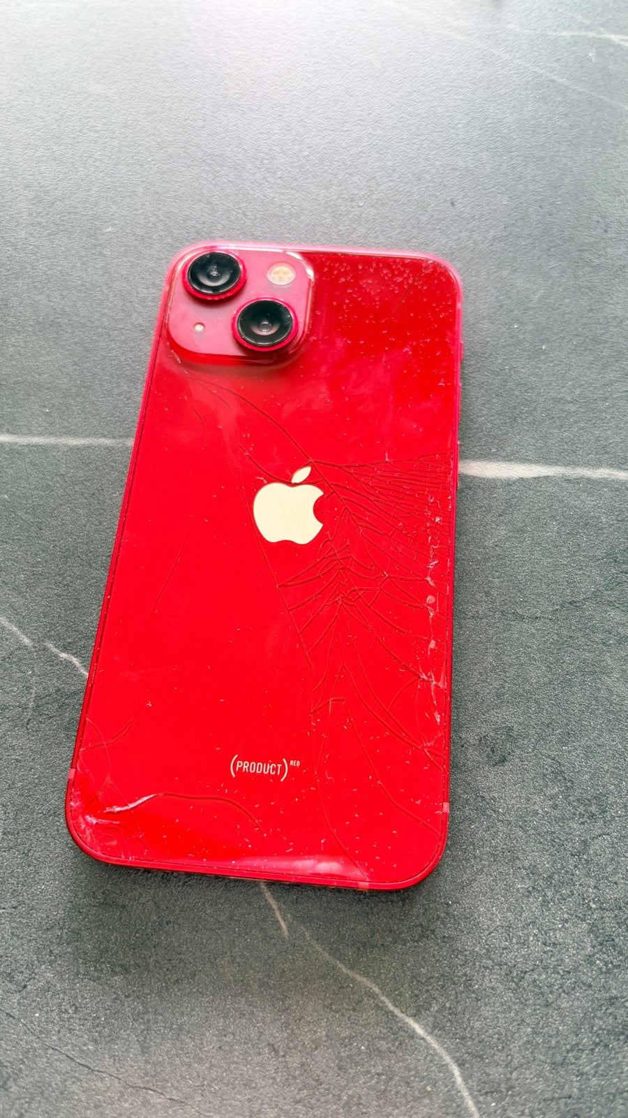 iPhone 13 (PRODUCT)RED - Gebarsten achterkant, 128 GB, IPhone 13, Ophalen of Verzenden, Niet werkend
