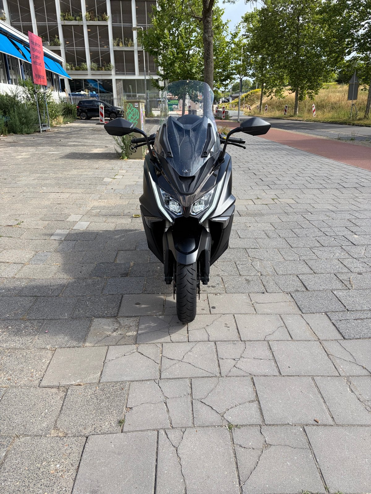 Kymco AK 550 Premium motorscooter - Zo goed als nieuw, Ophalen, Overige modellen, Zo goed als nieuw, Benzine