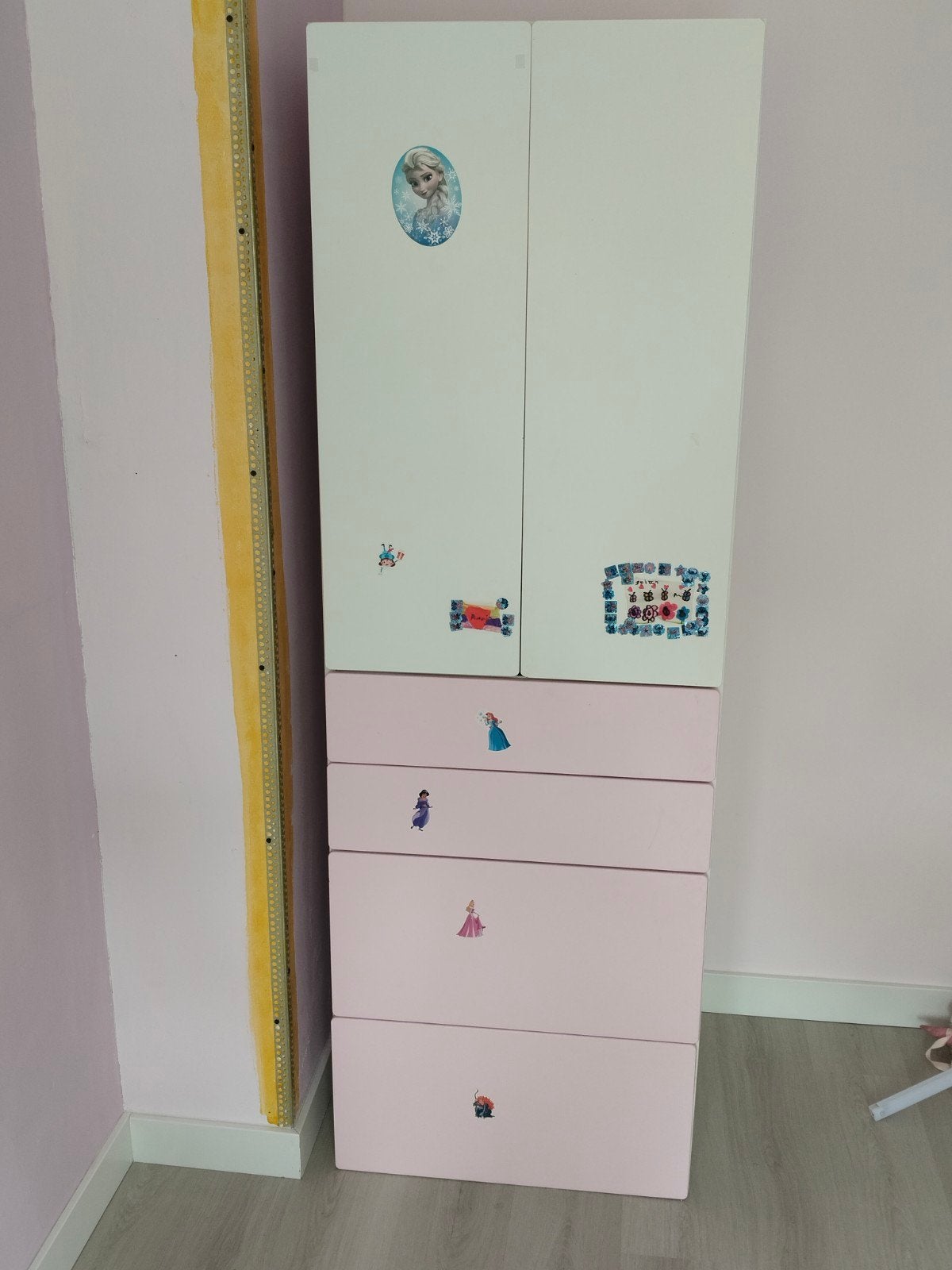 Smastad kledingkast roze, Ophalen, Zo goed als nieuw, 25 tot 50 cm, 150 tot 200 cm