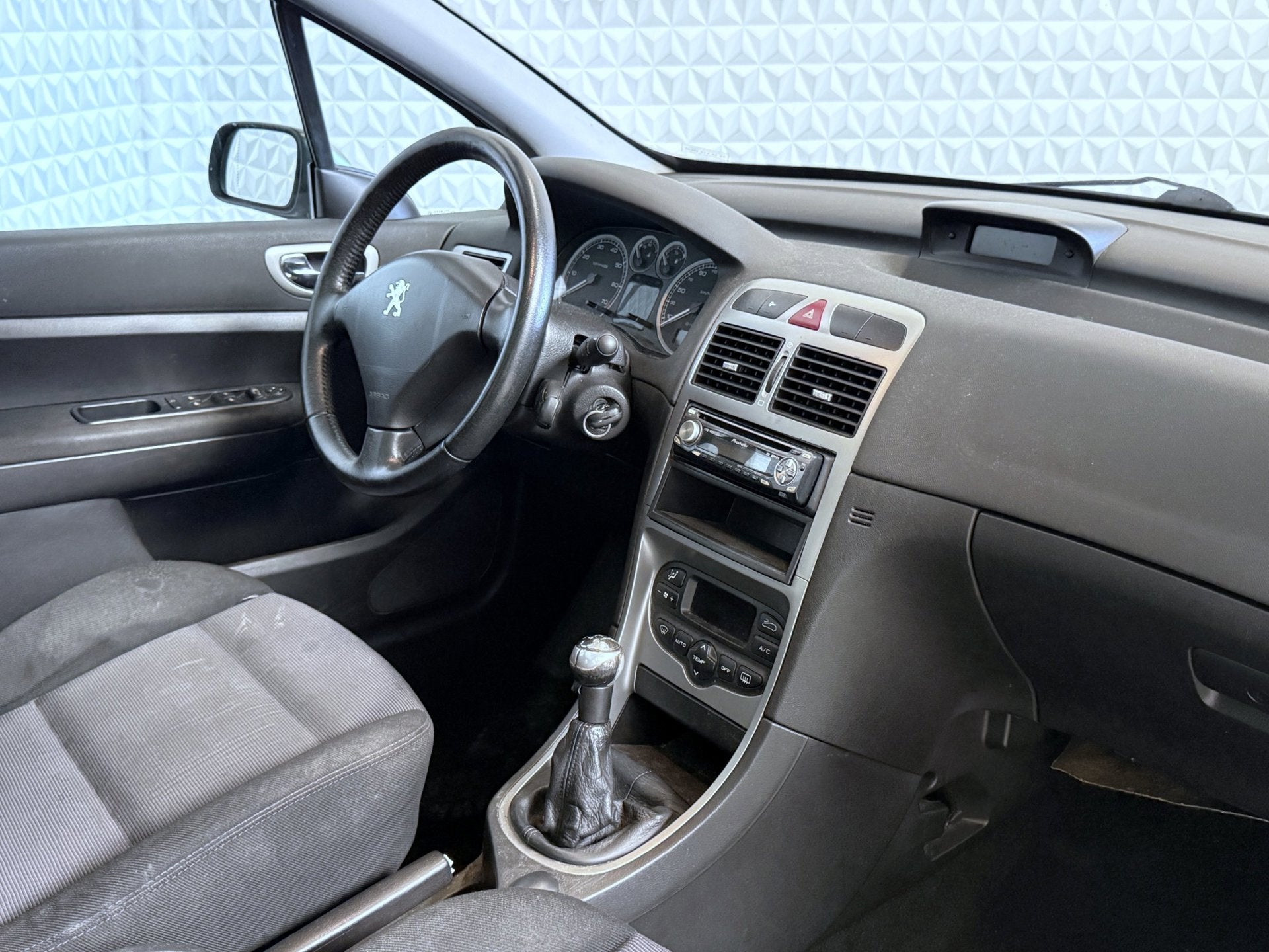 Peugeot 307 SW 1.6 16V Pack CLIMA-CRUISE-PANORAMA-TREKHAAK (, Gebruikt, 4 cilinders, Origineel Nederlands, Handgeschakeld