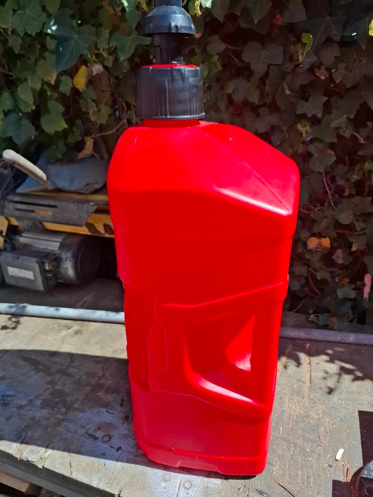 Rode jerrycan 20 liter, Auto diversen, Ophalen of Verzenden