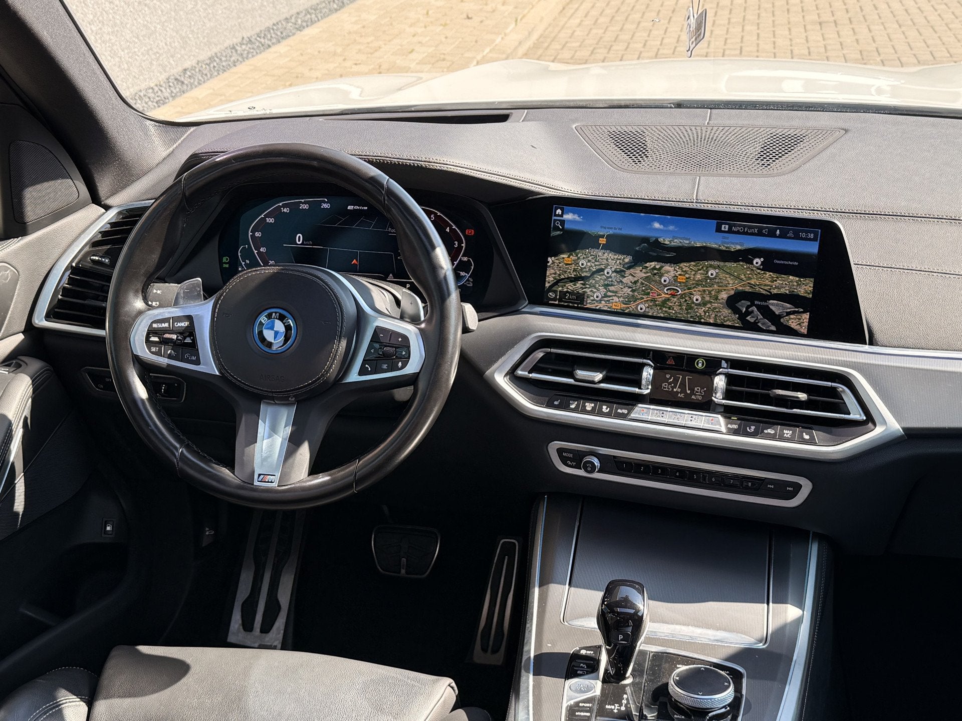 Foto 21 van BMW X5 xDrive45e High Executive | M Pakket | Pano | Luchtver