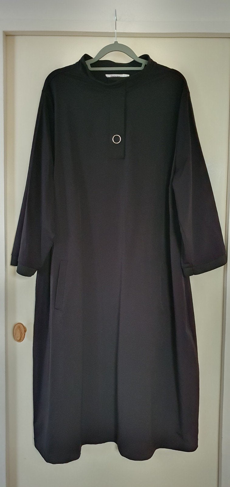 Zwarte Paprika jurk XXL met ringdetail nooit gedragen, Zwart, Maat 46/48 (XL) of groter, Nieuw, Ophalen of Verzenden