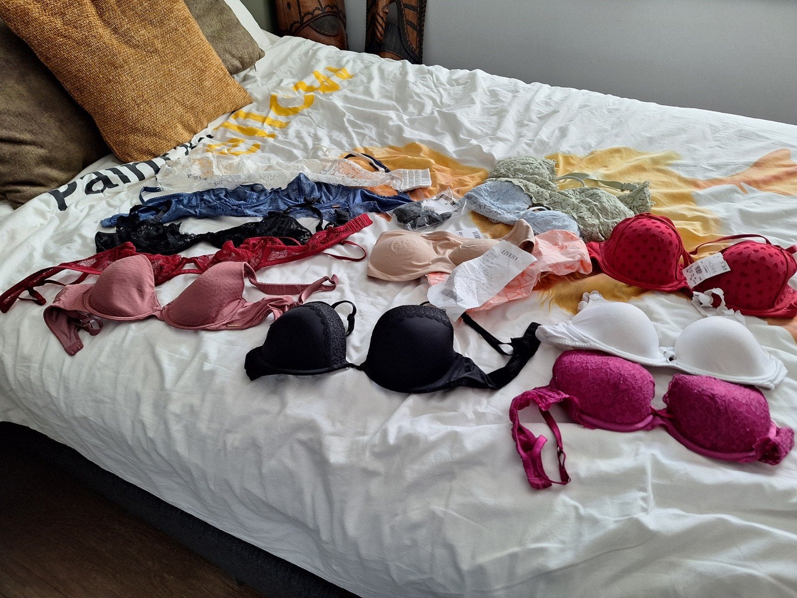 Diverse BH's van topmerken - Verschillende kleuren, Hunkemöller, Ophalen of Verzenden, Meerkleurig, BH