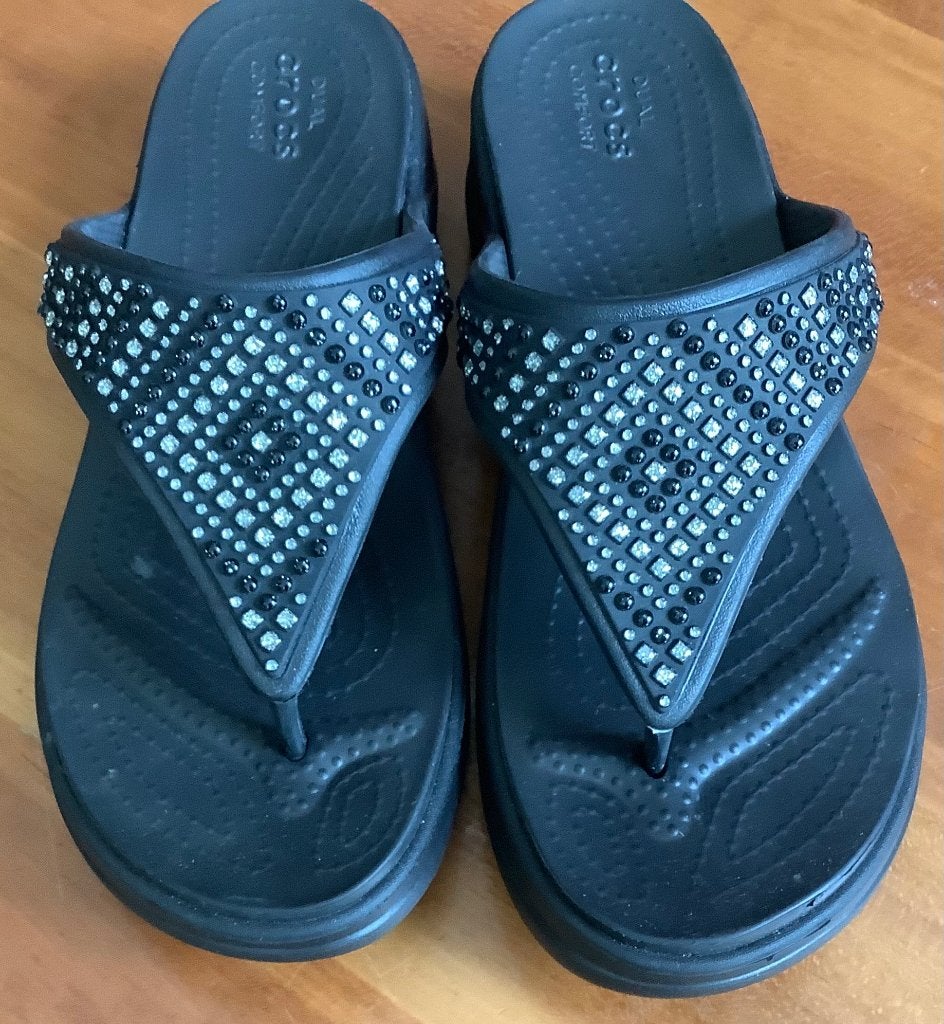 Dames Crocs zwart met steentjes maat 39 w7. Was €45 nu €15, Ophalen, Nieuw, Crocs, Instappers
