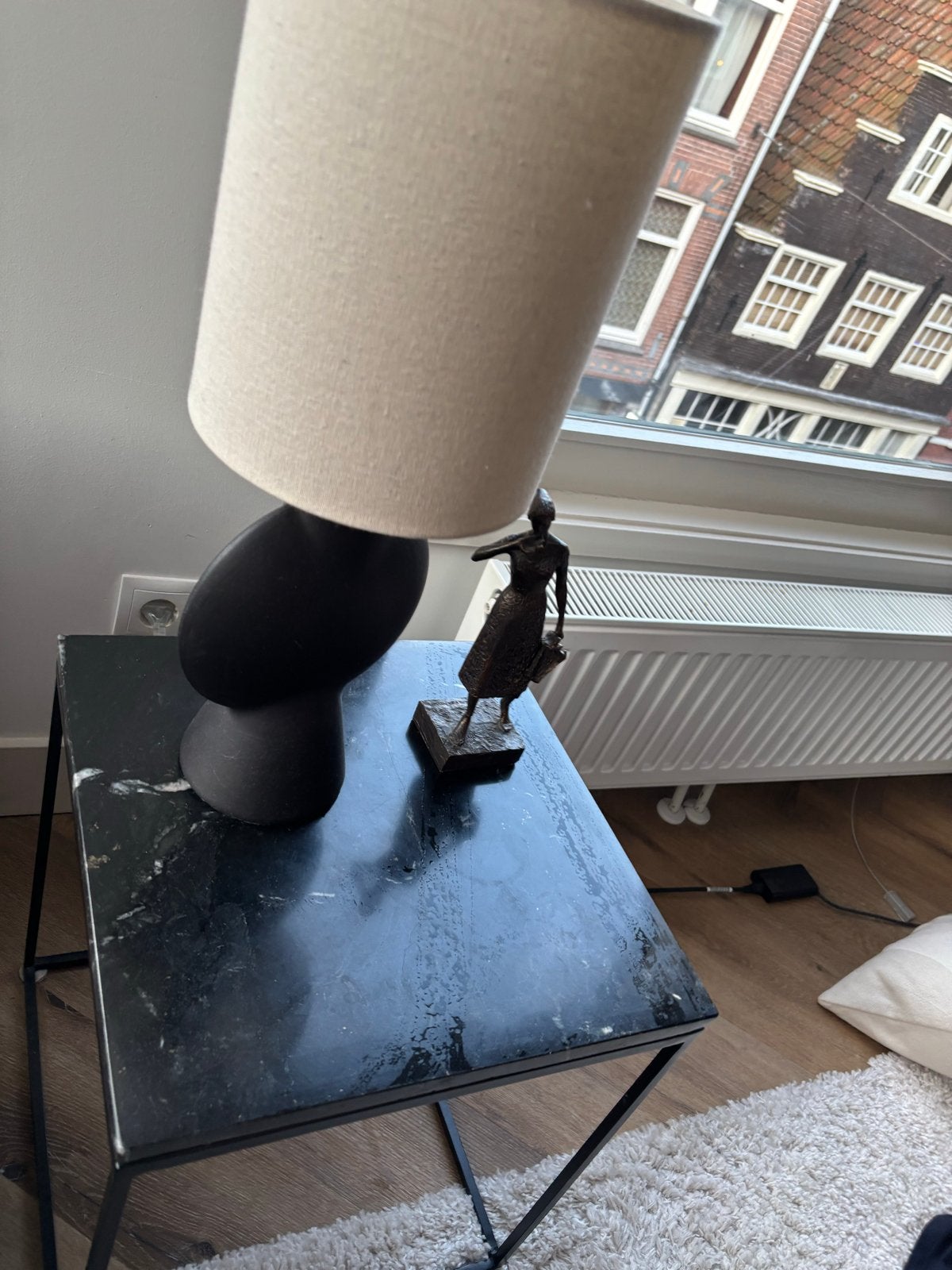 Zwart marmeren bijzettafel, Huis en Inrichting, Tafels | Bijzettafels, Minder dan 55 cm, Gebruikt, Vierkant, Ophalen of Verzenden