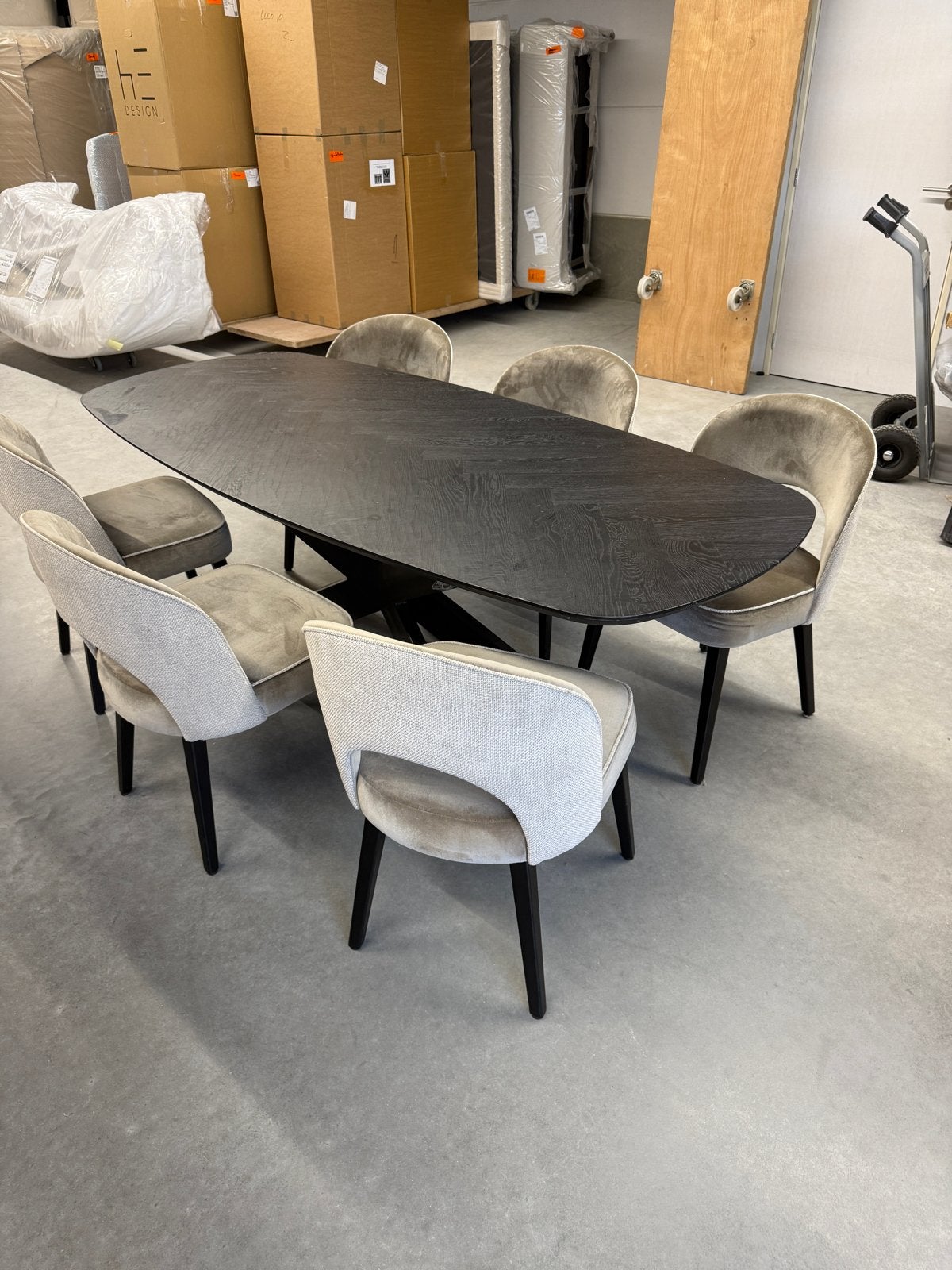 Eettafel visgraat deens ovale eettafel met 6 stoelen, Huis en Inrichting, Ophalen, Gebruikt, 100 tot 150 cm, 150 tot 200 cm