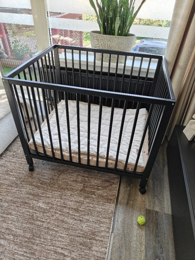 Zwarte Box met Wieltjes - Afmeting 77x97 cm, Ophalen, Gebruikt, Rechthoekig, In hoogte verstelbaar