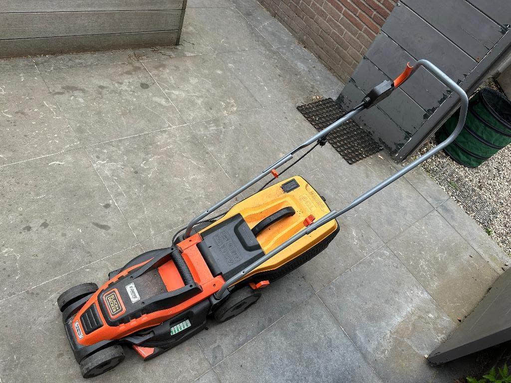 Black & Decker grasmaaier, Ophalen, Cirkelmaaier, Gebruikt, Elektrische grasmaaier