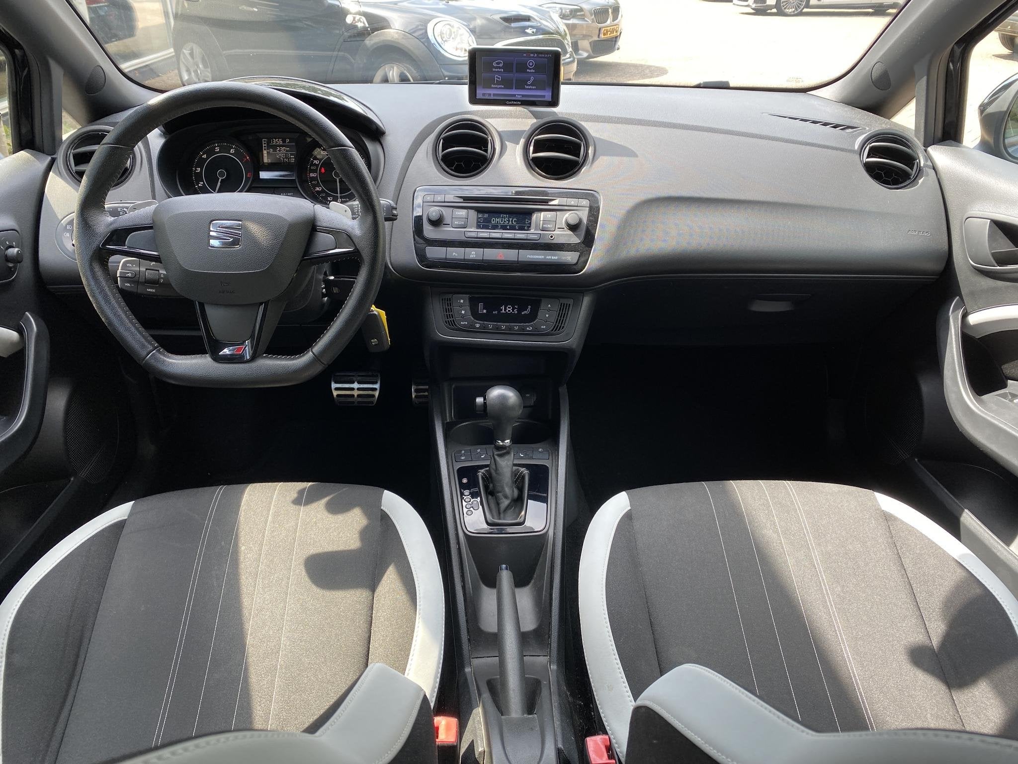 SEAT Ibiza SC 1.4 TSI Cupra Stoel verwarming / Cruise contro, Auto's, Euro 5, Stof, Gebruikt, Zwart